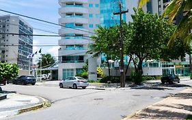 2704 Flat Beira Mar Av Boa viagem Vista Deslumbrante e com cozinha